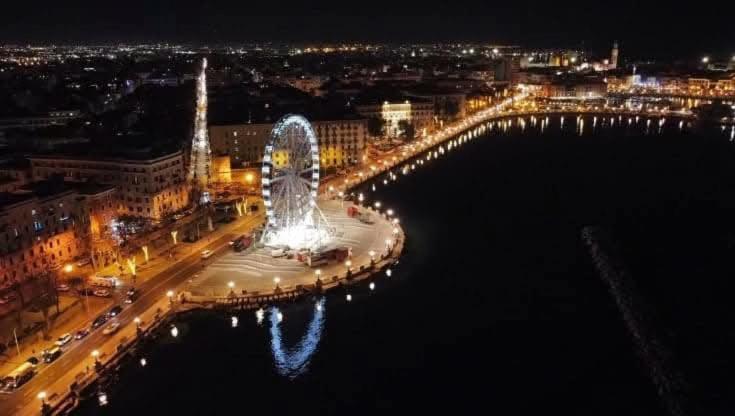 Casa Vacanze Manthy Posizione Centrale Bari Exterior photo