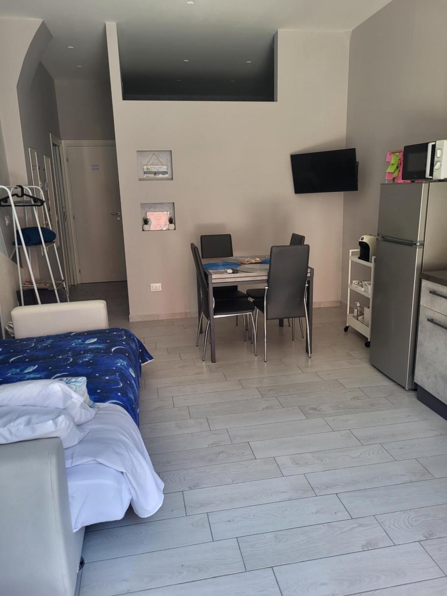 Casa Vacanze Manthy Posizione Centrale Bari Exterior photo